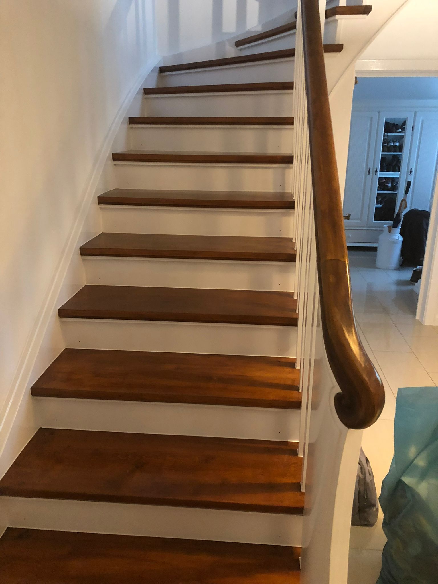 Nachher - Treppen nach der Renovierung