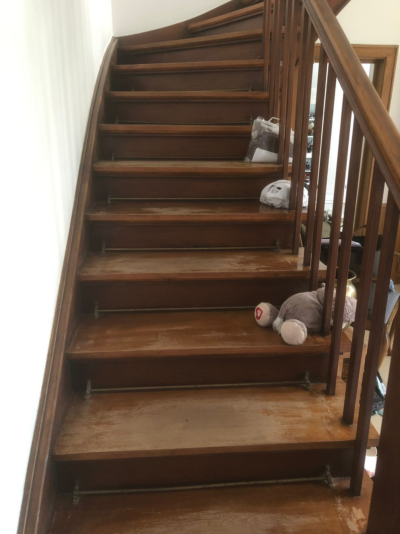 Vorher - Treppen nach der Renovierung
